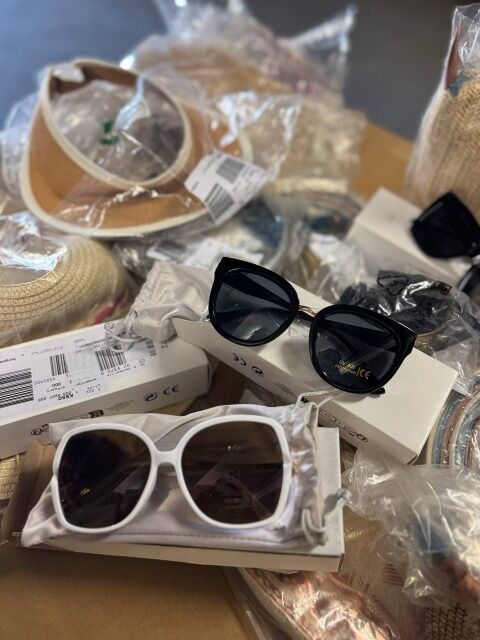 ab 3 € / Stk – Accessoires Mix (Kategorie A, neu, Sonnenbrillen, Gürtel, Taschen, Hüte, sofort lieferbar)