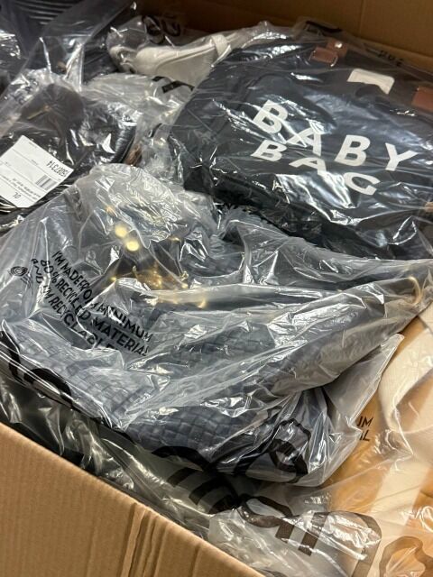 28 € pro Stück – Marken-Taschen & Rucksäcke im Mix (50 Stk, Retouren A/B/C, Top-Marken wie Louis Vuitton, Guess, Vans u. a.)