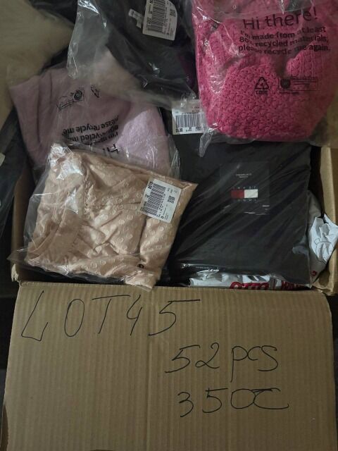 350 € – Markenmix Kleidung Damen & Herren, 52 Stück, Kategorie A–C, Retouren, Stückpreis 6,73 €, Top-Marken, sofort verfügbar