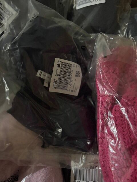 350 € – Markenmix Kleidung Damen & Herren, 52 Stück, Kategorie A–C, Retouren, Stückpreis 6,73 €, Top-Marken, sofort verfügbar