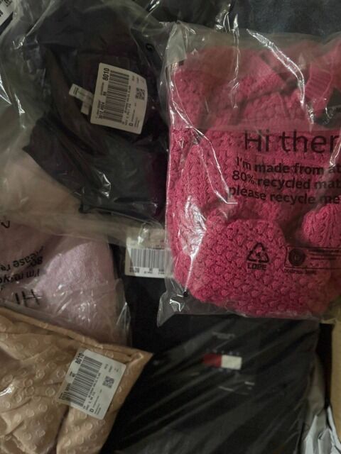 350 € – Markenmix Kleidung Damen & Herren, 52 Stück, Kategorie A–C, Retouren, Stückpreis 6,73 €, Top-Marken, sofort verfügbar