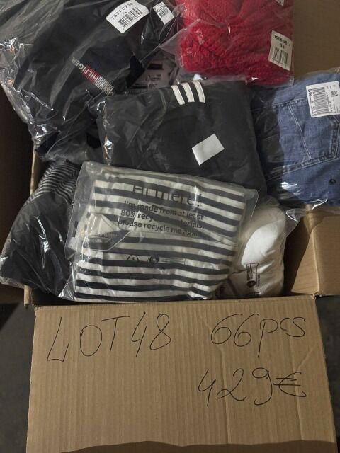 429 € Posten: 66 Stück Markenbekleidung Damen & Herren Mix – Retourenware, Top-Marken wie Nike, Adidas, Hilfiger, Calvin Klein