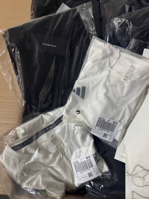 448 € für 68 Stk. Markenmix Damen/Herren – Kundenretouren, Top-Marken wie Nike, Hilfiger, Levi’s, Mix aus A/B/C, sofort verfügbar