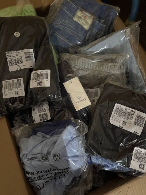 364 € – Markenbekleidung Mix Damen & Herren, 60 Stück, Kundenretouren, Top-Marken wie Nike, Adidas, Hilfiger, Levi’s, Puma, Guess