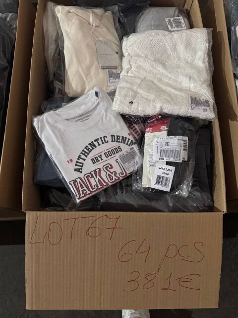 381 € – Markenbekleidung Mix Damen & Herren, 64 Teile, UVP 3810 €, Retouren A/B/C, Nike, Hilfiger, Levi’s, Jacken, Shirts, Jeans