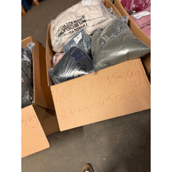 241,65 € Lot 3 Markenbekleidung Damen und Herren, 45 Stück, 27 kg, Top Marken Nike, Adidas, Tommy Hilfiger, Winterjacken, Pullover, Jeans, K