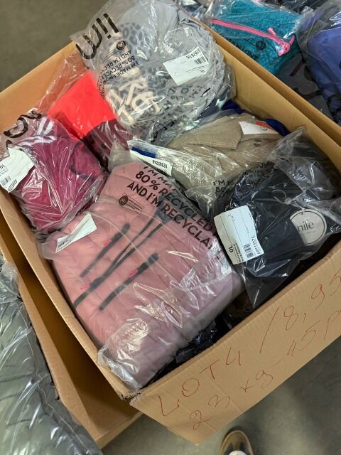 205,85 € Lot 4 45 Stk 23 kg Markenbekleidung Damen Herren Mix Kundenrückläufer Nike Adidas Tommy Hilfiger Superdry Levi’s Jacken Hosen Kleid