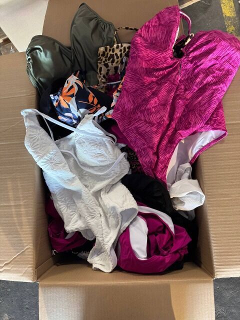 16,00 €/kg Damen Bademode Mix Lagerware Kategorie A, Einteiler, Zweiteiler, Strandmode, neue Ware ohne Etiketten, Versand aus Deutschland
