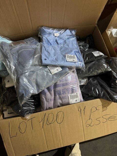 255 € – Lot 100 mit 41 Stück Markenbekleidung Damen & Herren, Kundenretouren A-B-C, Topmarken wie Nike, Hilfiger, CK, sofort lieferbar