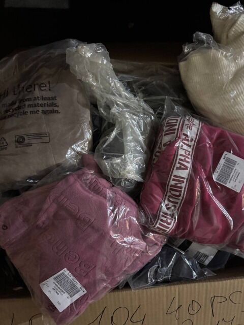 217 € für 40 Teile – Markenmix Kleidung Damen und Herren, Kategorie A/B/C, Kundenrückläufer, Top-Marken, sofort lieferbar