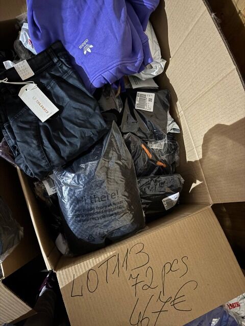 417 € – Markenmix Damen & Herren, 72 Stk, Retouren A–C, Top-Marken wie Nike, Hilfiger, Levi’s, Kleidung gemischt, Größe assortiert