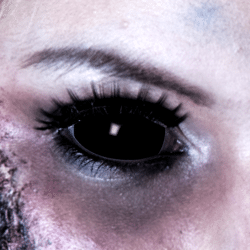 Einzelne Kontaktlinse mit Sehstärke -2,0 Schwarz Sclera Black 6 Monate 22mm