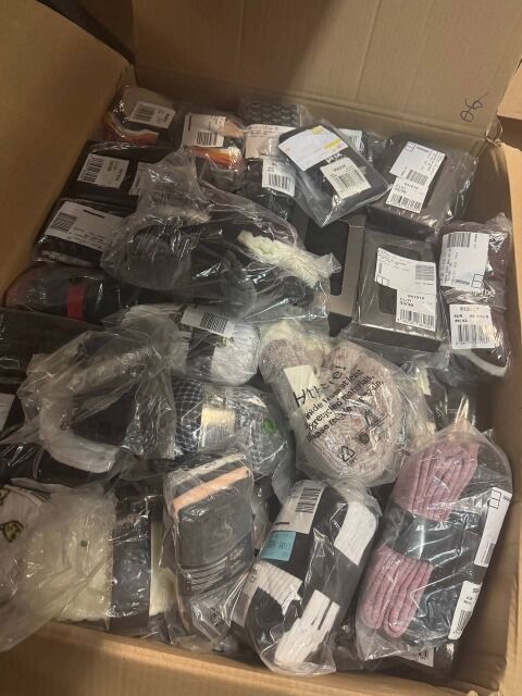 1,95 € pro Packung – Socken-Mix aus Deutschland, Kategorie A, 2–4 Paar, Herren & Damen, Wintermodelle, ab 100 Stück, sofort lieferbar