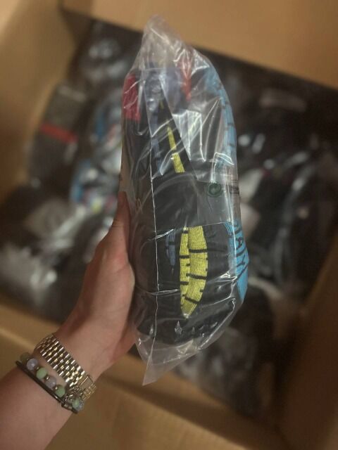 1,95 € pro Packung – Socken-Mix aus Deutschland, Kategorie A, 2–4 Paar, Herren & Damen, Wintermodelle, ab 100 Stück, sofort lieferbar