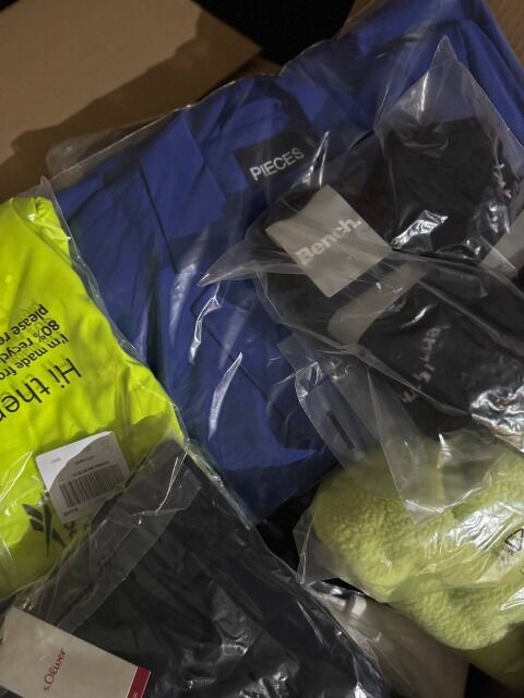 453 € Lot 117: 78 Stück Markenmix Damen/Herren, A/B/C Kundenrückläufer, Top Brands wie Nike, Adidas, CK, Tommy, Levi’s u.v.m.