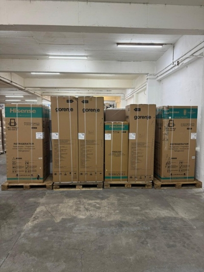 Hisense Side By Side und Kombi Kühlschränke Neu A Ware mit Garantie AB 299 Euro Pro Stück