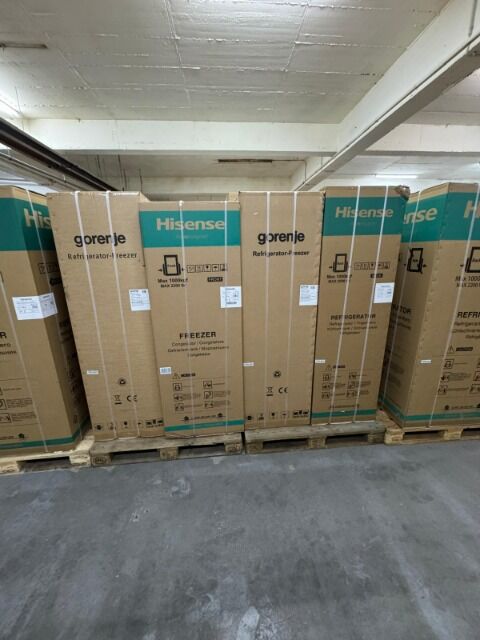 Hisense Side By Side und Kombi Kühlschränke Neu A Ware mit Garantie AB 299 Euro Pro Stück