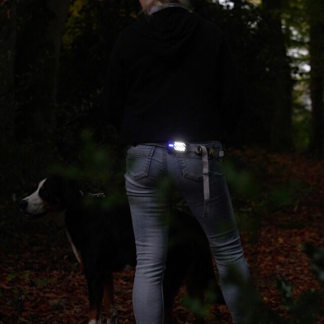Gürteltasche mit heller LED-Beleuchtung perfekt zum Joggen, Gassi gehen etc. 