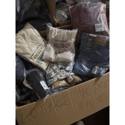 410 € Lot Nr. 122 – Markenbekleidung Mix Damen & Herren, Kundenrückläufer A/B/C, Jacken, Mäntel, Jeans, Kleider, Sport, Unterwäsche