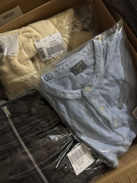 369 € Lot Nr. 123 – 58 Stk. Markenbekleidung Damen/Herren Mix, Kundenrücksendungen, Top-Marken, nur 6,36 € pro Stück