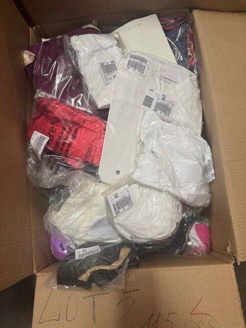 306,50 € Sommermix Markenbekleidung Damen & Herren Lot Nr.5 115 Stück, Stückpreis 2,66 €, T-Shirts, Kleider, Hosen, Sport & Unterwäsche