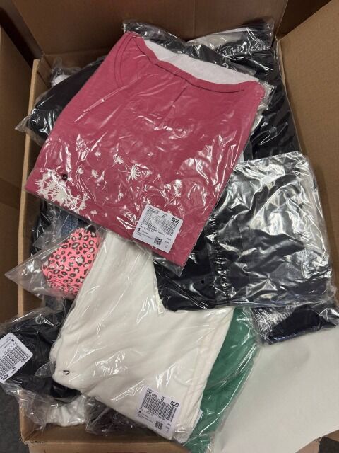 314 € Sommermix Markenbekleidung Damen & Herren, Lot 9 mit 120 Stk, nur 2,62 € pro Teil, Kundenrücksendungen, gemischte Größen