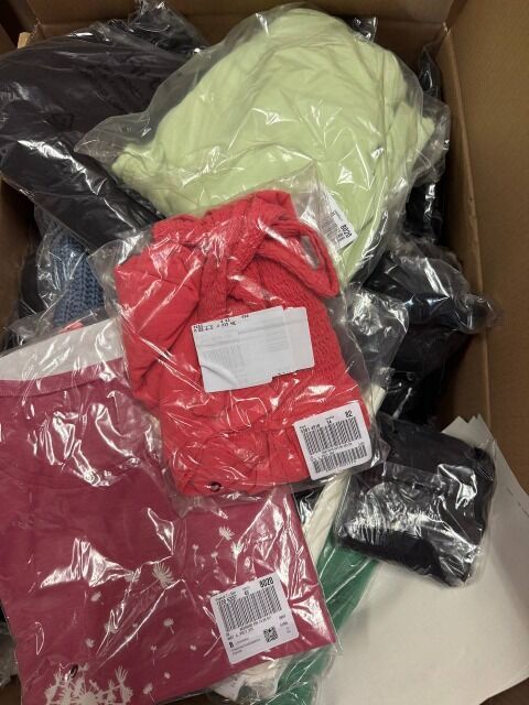 314 € Sommermix Markenbekleidung Damen & Herren, Lot 9 mit 120 Stk, nur 2,62 € pro Teil, Kundenrücksendungen, gemischte Größen