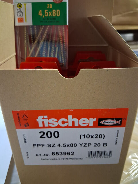 60 Paletten Fischer Schrauben usw. 18.620 kg