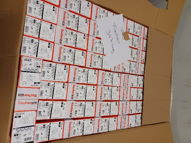 65 Paletten Fischer Schrauben, Textilien usw. 18.693,5 kg