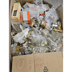 15.451 kg Kleineisen Schrauben Nägel usw.