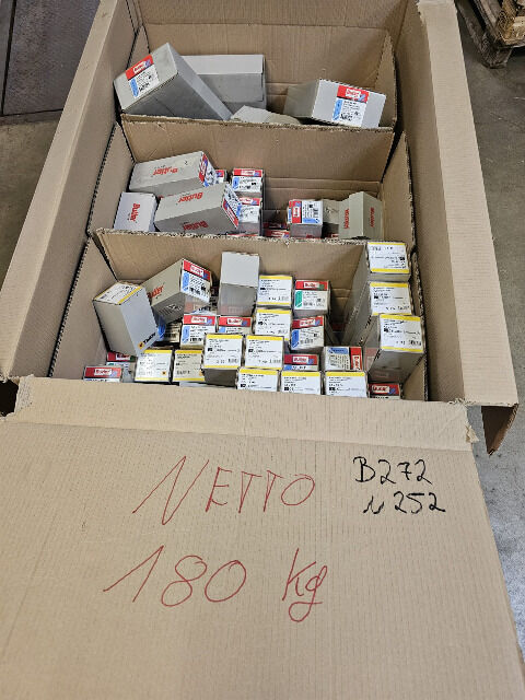 15.451 kg Kleineisen Schrauben Nägel usw.