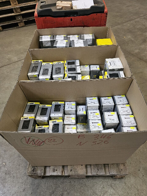 15.451 kg Kleineisen Schrauben Nägel usw.
