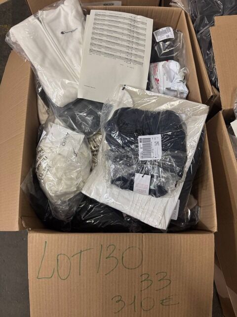 310 € Lot Nr.130 – 33 Stk Markenbekleidung Damen & Herren Mix, Top-Marken Nike, Adidas, Tommy Hilfiger uvm, nur 9,40 € pro Teil