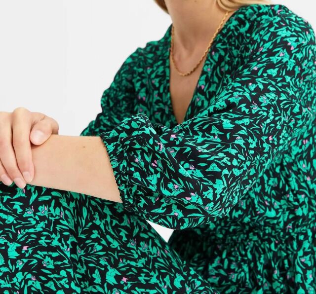 2,80 € Damenkleider Stock Kategorie A, Größen 36–40, Sommer Herbst Frühling Saison, Mindestabnahme 20 Stück, schneller Versand