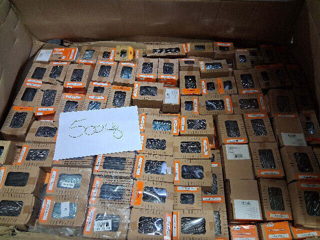 20 Paletten 8.464 kg Nägel / Kleineisen / Blister usw.