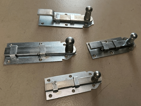 Riegel Fabrikat Strenger 100 - 180 mm verzinkt 1 €