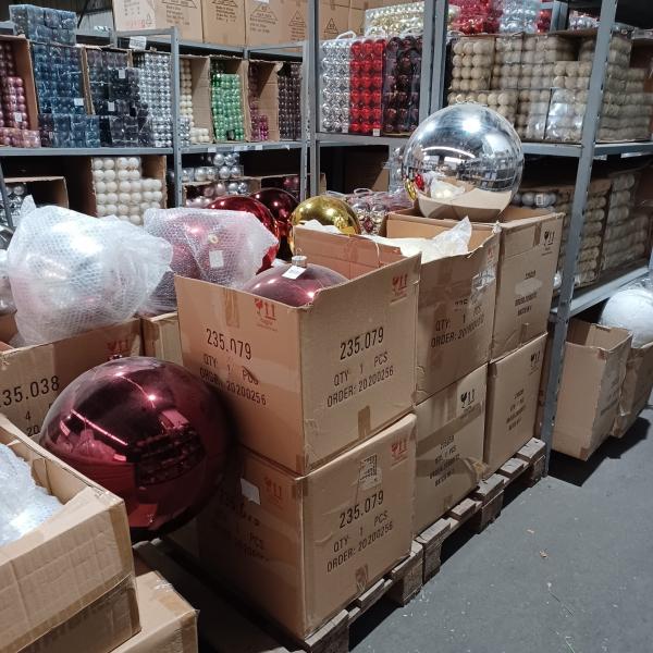 Mix Palette: XXL Weihnachtskugeln glänzend Kunststoff verschiedene Artikel Christbaumkugeln Outdoorkugeln Posten Abverkauf Lagerverkauf