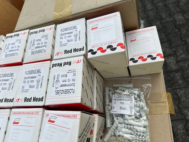 1 pallet of fin plugs 10 mm Remaining stock 1