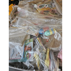 32 Mischpaletten von einer bekannten Supermarktkette aus dem Bereich Textilien, Kleinelektronik usw