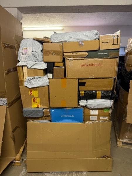 Paletten mit nicht zugestellten & Retoure - Paketen – Elektronik, Haushalt & Trendartikel für Händler / Tiktoker / Märkte