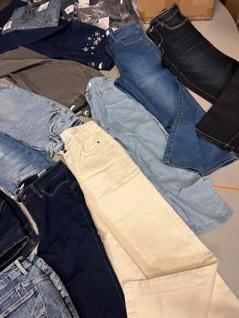 6,50 € Jeans-Mix Damen & Herren S–XXL, neue Ware Kategorie A von deutschen und europäischen Marken, komplett verkaufsbereit