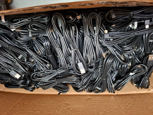 Großposten TomTom Mini-USB Kabel – 18.000 Stück – Neuware Bulk – Export möglich