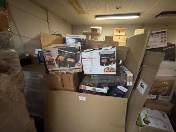 AMAZON WAREHOUSE BRANDED GOODS MIXED PALLETS MIX PALLETS ELECTRIC HOUSEHOLD RETURN GOODS REMAINING STOCK 