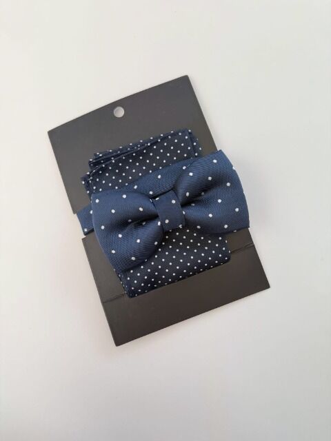 Mix aus Krawatten und Fliegen