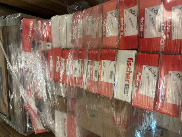 1 Palette Fischer Fassadenschrauben und Bohrschrauben verzinkt Palette 200