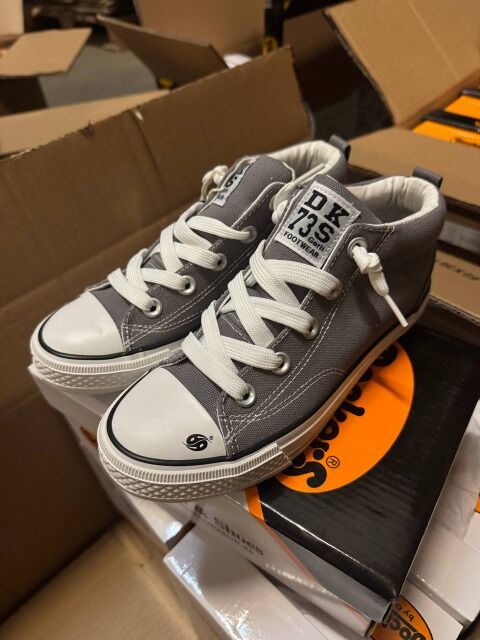 8,50 € Dockers sneakers for children and teenagers category A, new in original boxes, sizes 28-35, black and gray, in stock Germany
