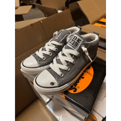 8,50 € Dockers Sneakers für Kinder und Jugendliche Kategorie A, neu in Originalkartons, Größen 28–35, schwarz und grau, Lagerware Deutschlan