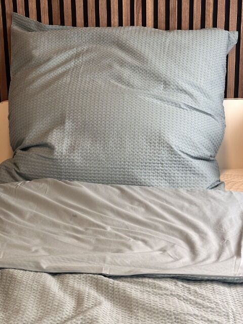 Hochwertige Bettwäsche-Sets 9 Designs - 2 Größen - Neuware