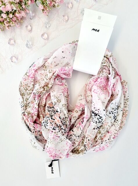 Mix of lightweight scarves 