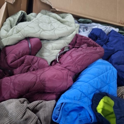 Aktion--nur 3,55 €/kg - Mix Textilien-Herren, Damen und Kinder Bekleidung  